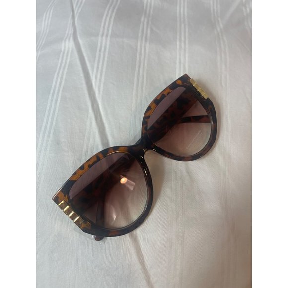 So‎ Purrsuasive Cat Eye Frame Sunglasses Tortoise